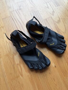 Sold on DP| Vibram FiveFingers Black with Yellow Logo Minimalist Toe Shoes